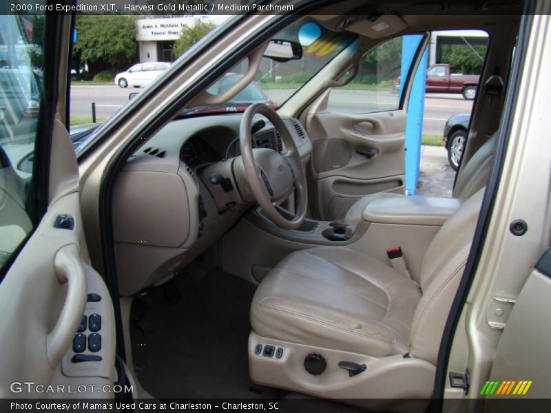 Harvest Gold Metallic / Medium Parchment 2000 Ford Expedition XLT