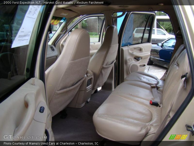 Harvest Gold Metallic / Medium Parchment 2000 Ford Expedition XLT
