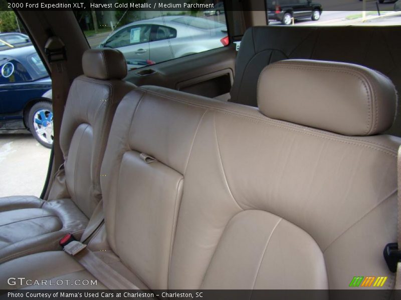 Harvest Gold Metallic / Medium Parchment 2000 Ford Expedition XLT