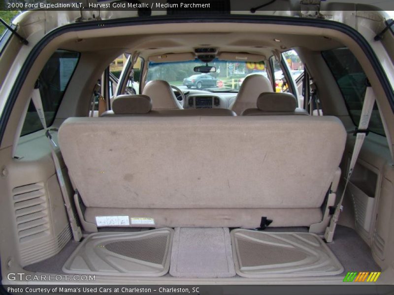 Harvest Gold Metallic / Medium Parchment 2000 Ford Expedition XLT