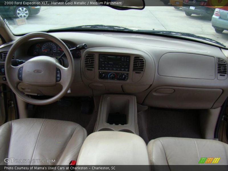 Harvest Gold Metallic / Medium Parchment 2000 Ford Expedition XLT