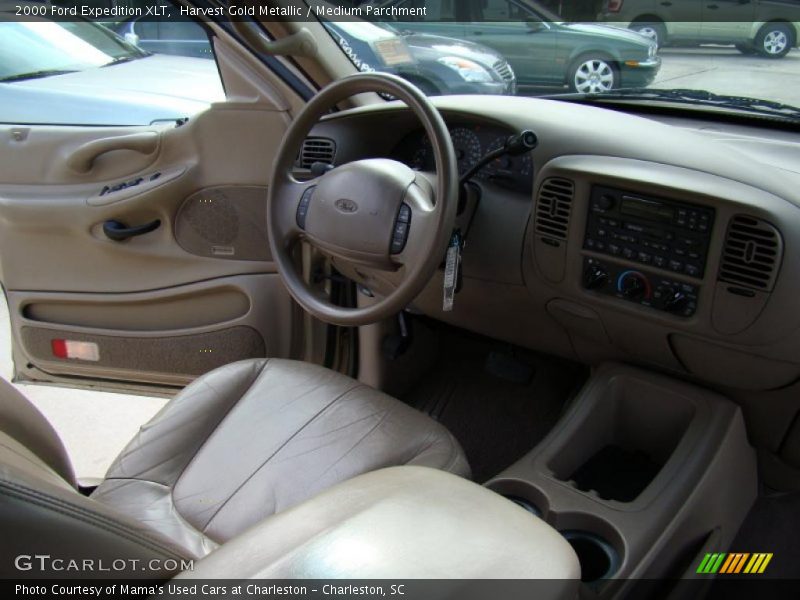 Harvest Gold Metallic / Medium Parchment 2000 Ford Expedition XLT