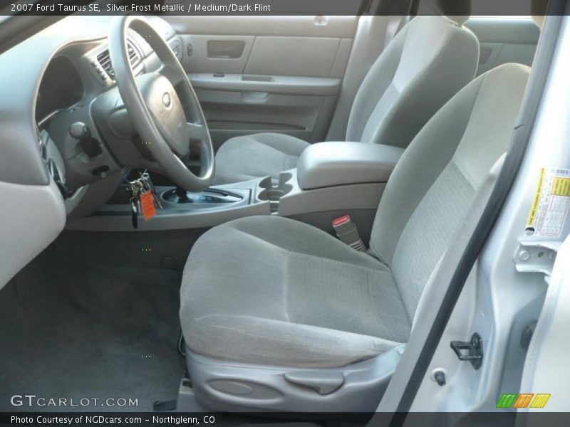 Silver Frost Metallic / Medium/Dark Flint 2007 Ford Taurus SE