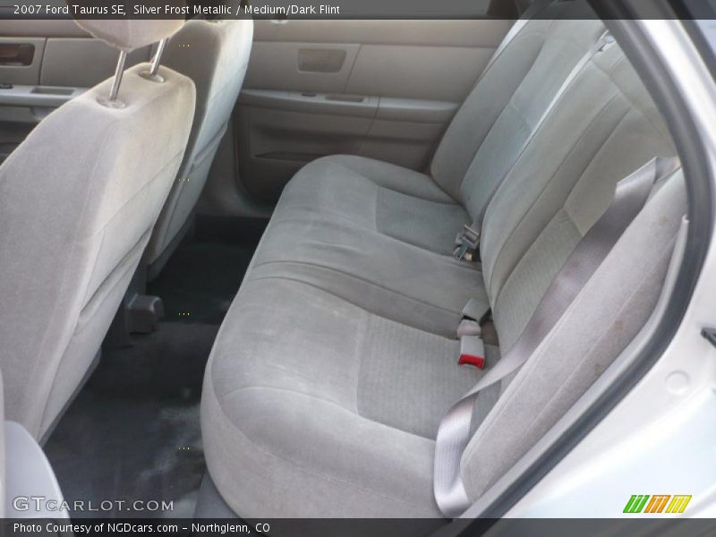 Silver Frost Metallic / Medium/Dark Flint 2007 Ford Taurus SE