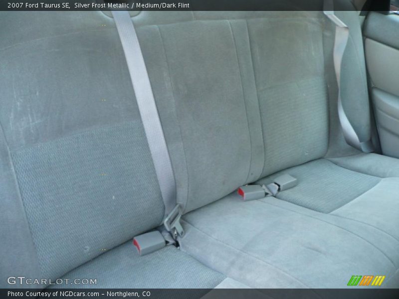 Silver Frost Metallic / Medium/Dark Flint 2007 Ford Taurus SE