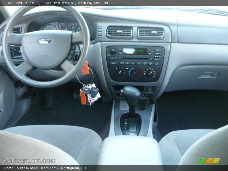 Silver Frost Metallic / Medium/Dark Flint 2007 Ford Taurus SE