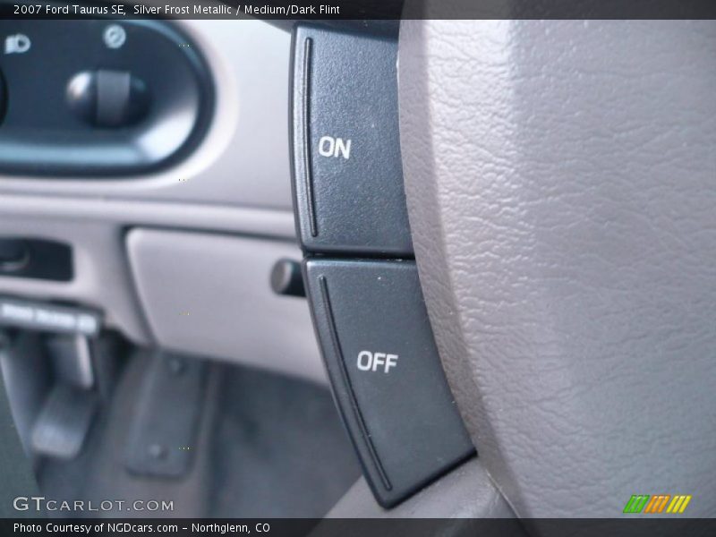 Silver Frost Metallic / Medium/Dark Flint 2007 Ford Taurus SE