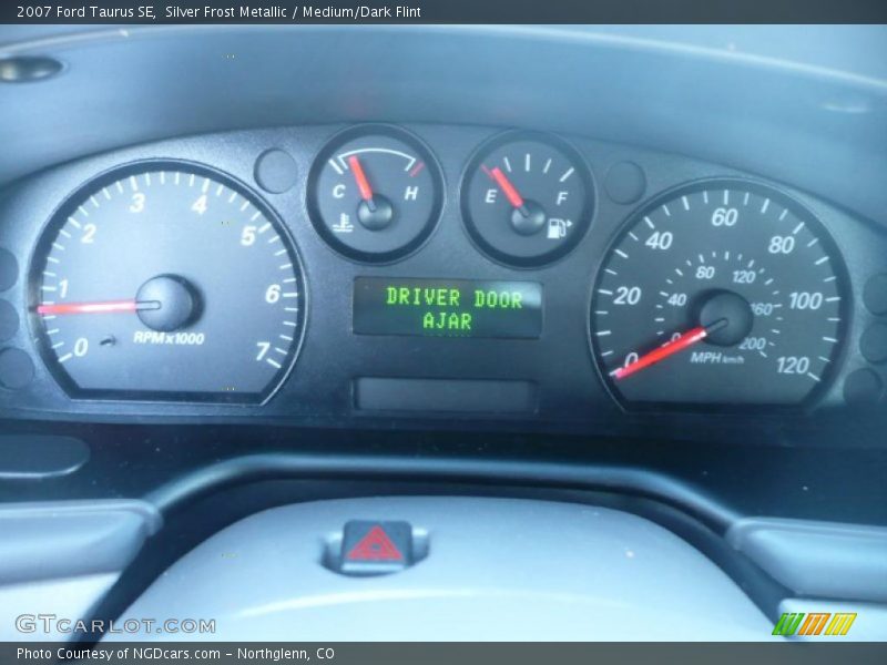 Silver Frost Metallic / Medium/Dark Flint 2007 Ford Taurus SE