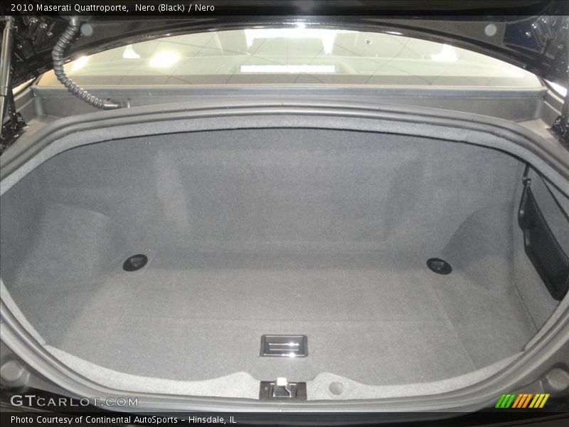  2010 Quattroporte  Trunk