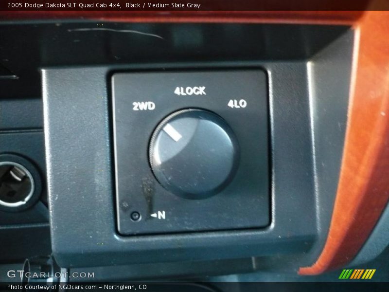 Black / Medium Slate Gray 2005 Dodge Dakota SLT Quad Cab 4x4