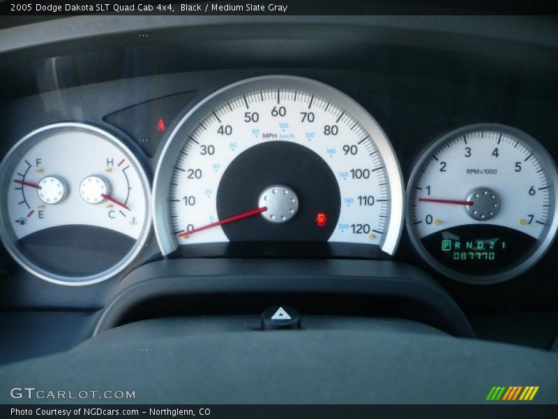 Black / Medium Slate Gray 2005 Dodge Dakota SLT Quad Cab 4x4