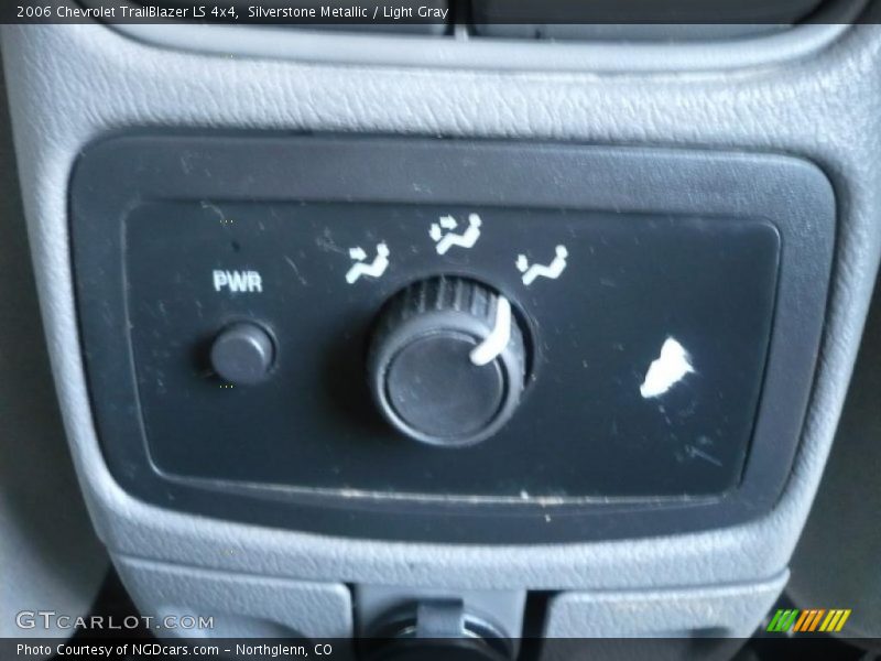 Silverstone Metallic / Light Gray 2006 Chevrolet TrailBlazer LS 4x4