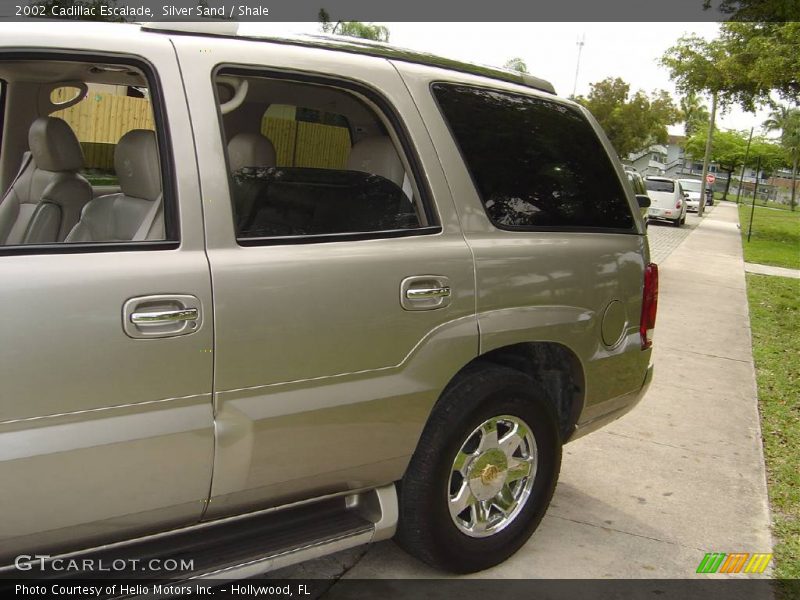 Silver Sand / Shale 2002 Cadillac Escalade