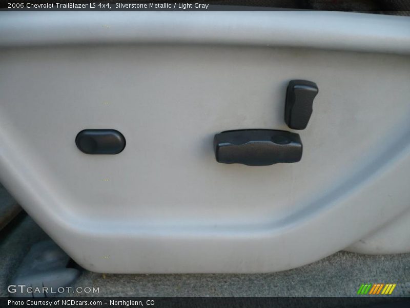 Silverstone Metallic / Light Gray 2006 Chevrolet TrailBlazer LS 4x4