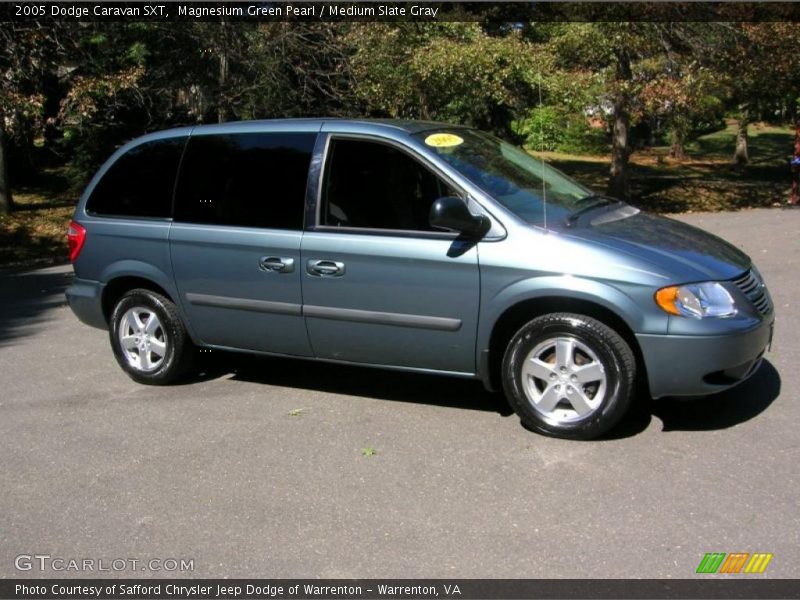 Magnesium Green Pearl / Medium Slate Gray 2005 Dodge Caravan SXT