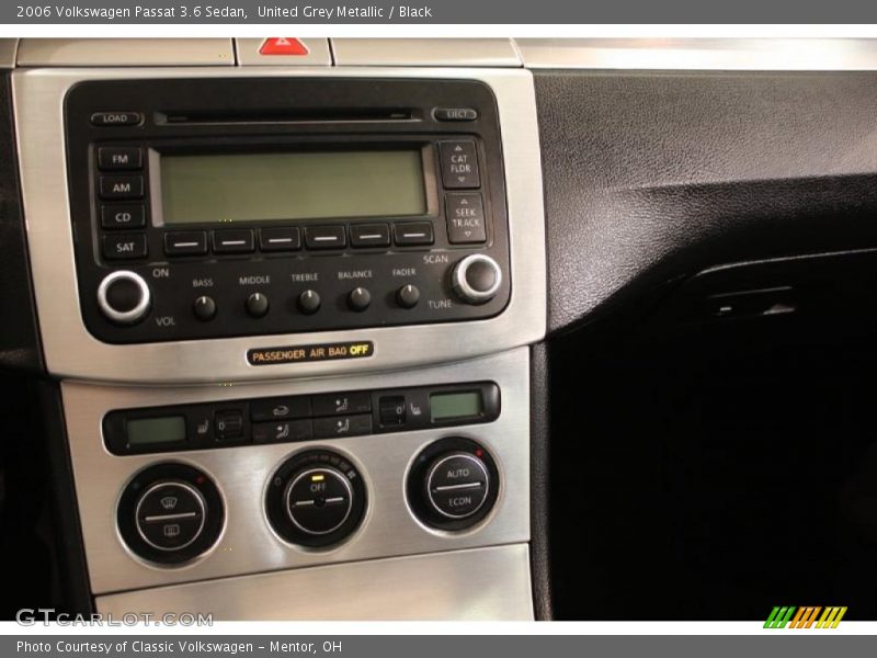United Grey Metallic / Black 2006 Volkswagen Passat 3.6 Sedan