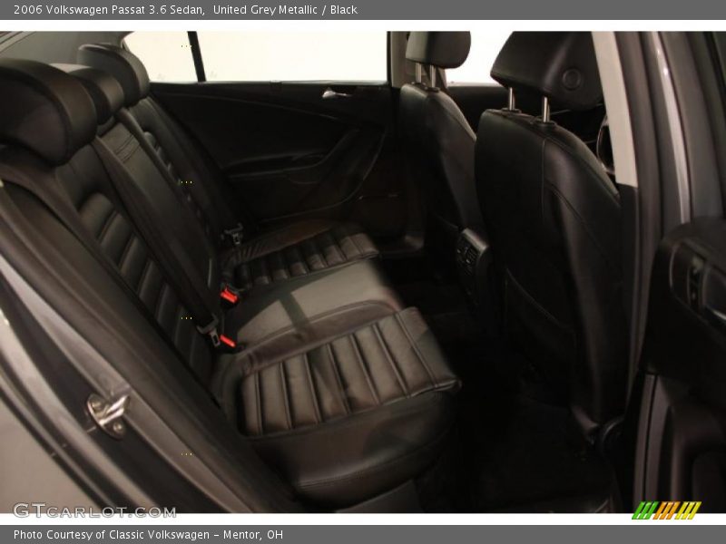 United Grey Metallic / Black 2006 Volkswagen Passat 3.6 Sedan