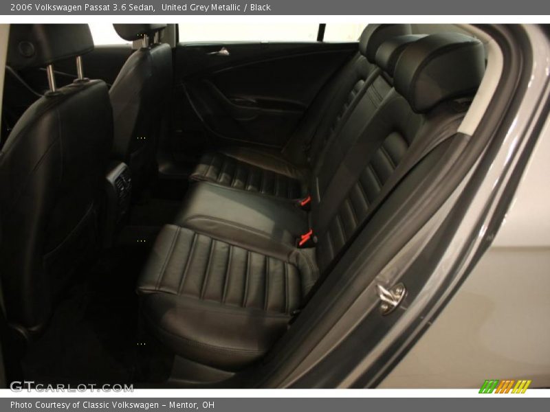 United Grey Metallic / Black 2006 Volkswagen Passat 3.6 Sedan