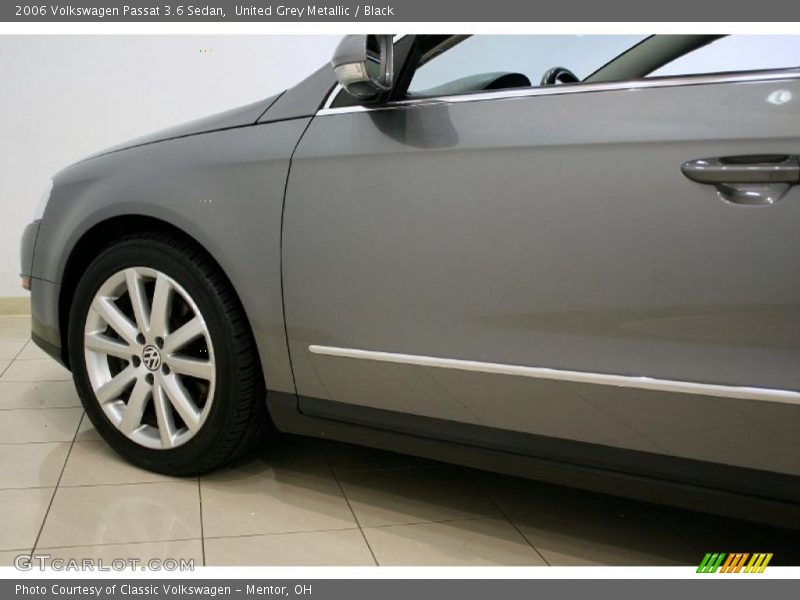 United Grey Metallic / Black 2006 Volkswagen Passat 3.6 Sedan