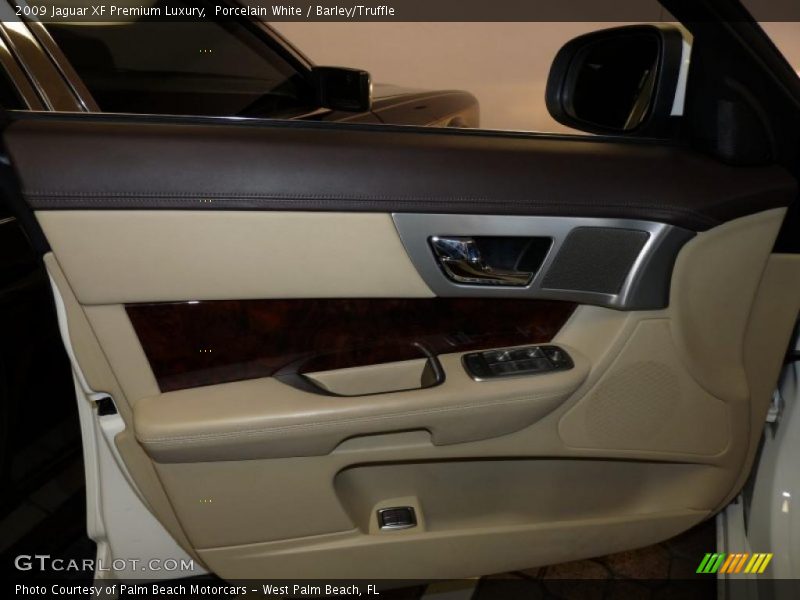 Porcelain White / Barley/Truffle 2009 Jaguar XF Premium Luxury