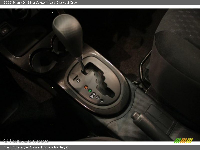 Silver Streak Mica / Charcoal Gray 2009 Scion xD