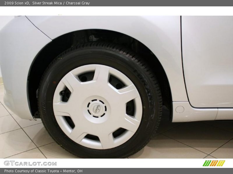 Silver Streak Mica / Charcoal Gray 2009 Scion xD