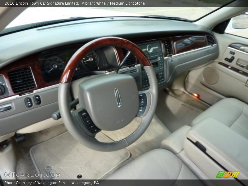 Vibrant White / Medium Light Stone 2010 Lincoln Town Car Signature Limited