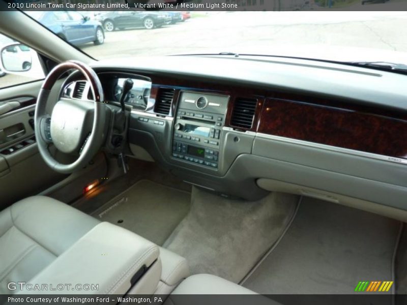 Vibrant White / Medium Light Stone 2010 Lincoln Town Car Signature Limited