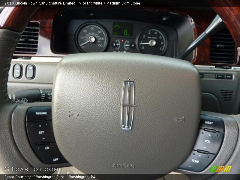 Vibrant White / Medium Light Stone 2010 Lincoln Town Car Signature Limited