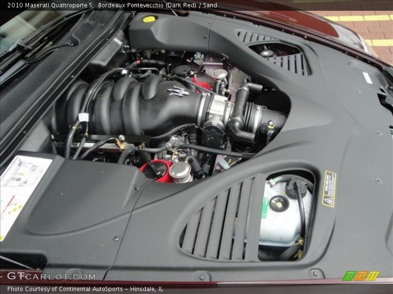 Bordeaux Pontevecchio (Dark Red) / Sand 2010 Maserati Quattroporte S