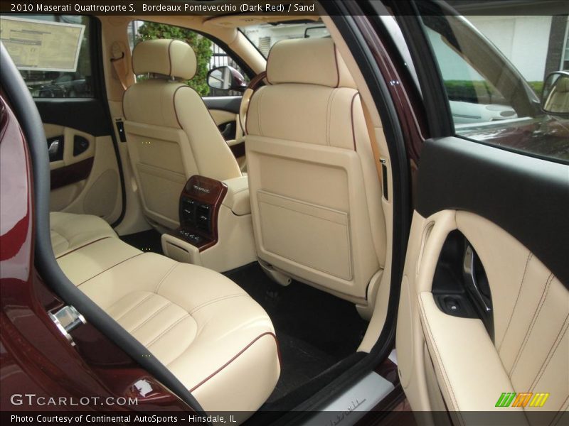 Bordeaux Pontevecchio (Dark Red) / Sand 2010 Maserati Quattroporte S