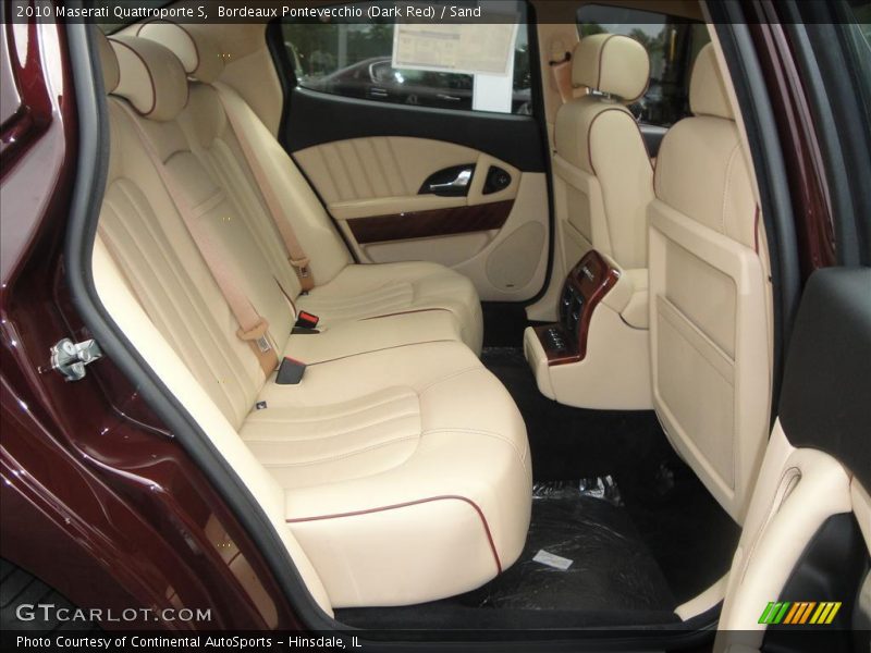 Bordeaux Pontevecchio (Dark Red) / Sand 2010 Maserati Quattroporte S