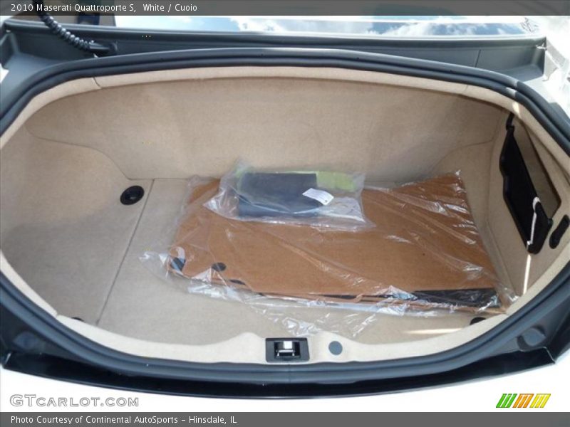 White / Cuoio 2010 Maserati Quattroporte S