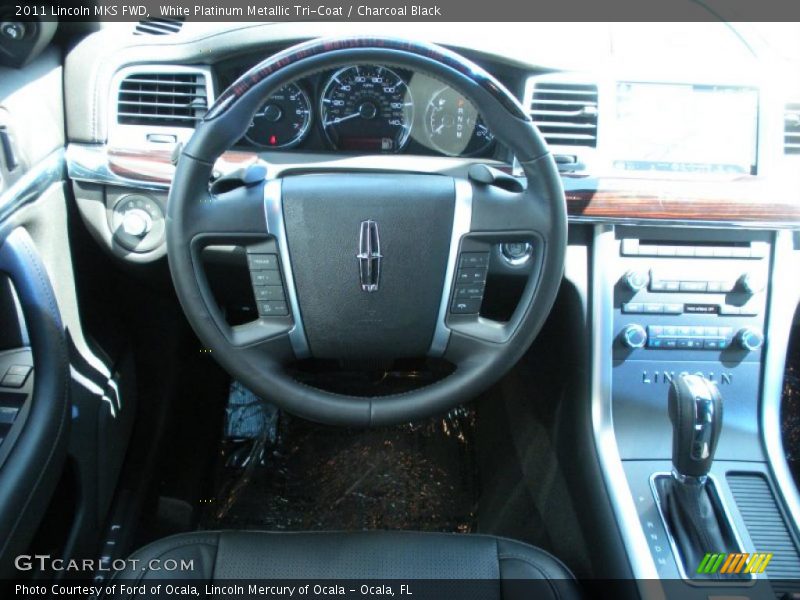 White Platinum Metallic Tri-Coat / Charcoal Black 2011 Lincoln MKS FWD