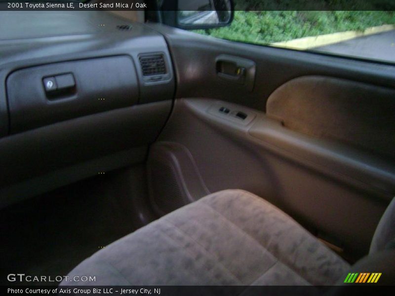 Desert Sand Mica / Oak 2001 Toyota Sienna LE