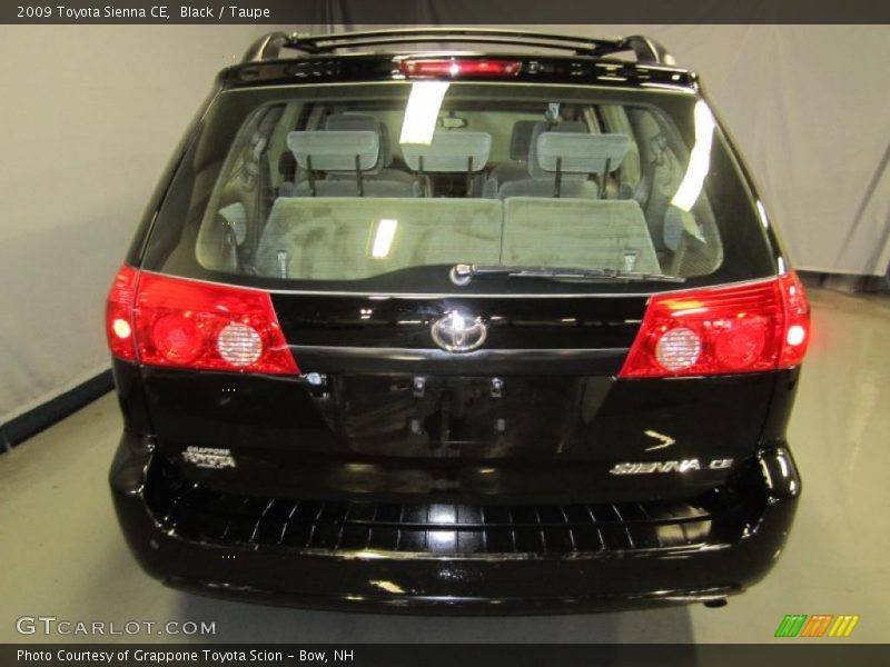 Black / Taupe 2009 Toyota Sienna CE