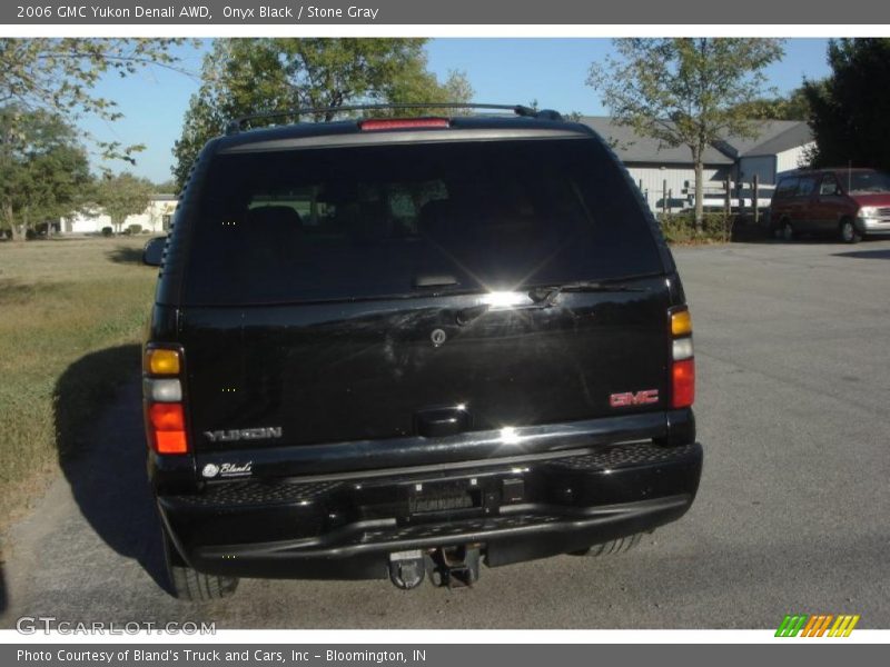 Onyx Black / Stone Gray 2006 GMC Yukon Denali AWD