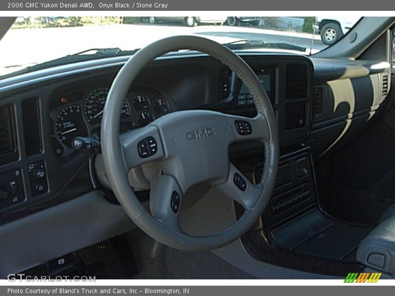Onyx Black / Stone Gray 2006 GMC Yukon Denali AWD
