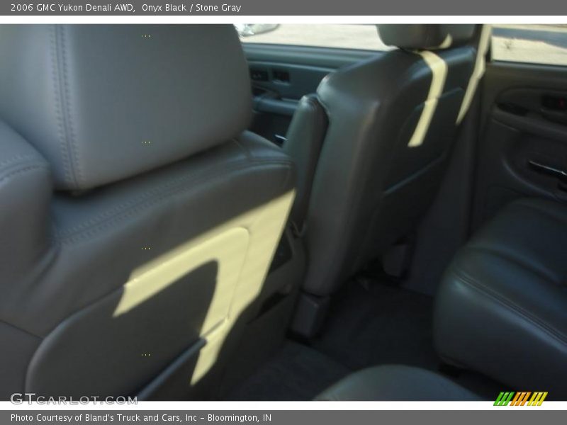 Onyx Black / Stone Gray 2006 GMC Yukon Denali AWD