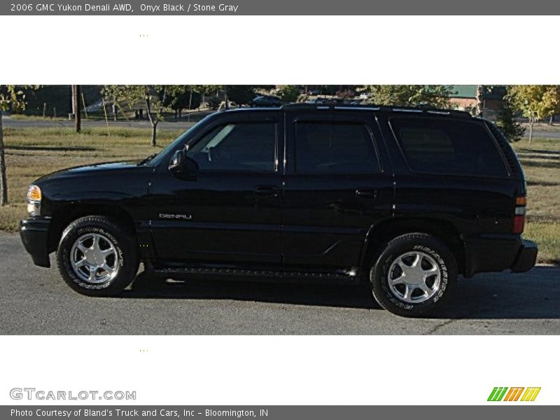 Onyx Black / Stone Gray 2006 GMC Yukon Denali AWD