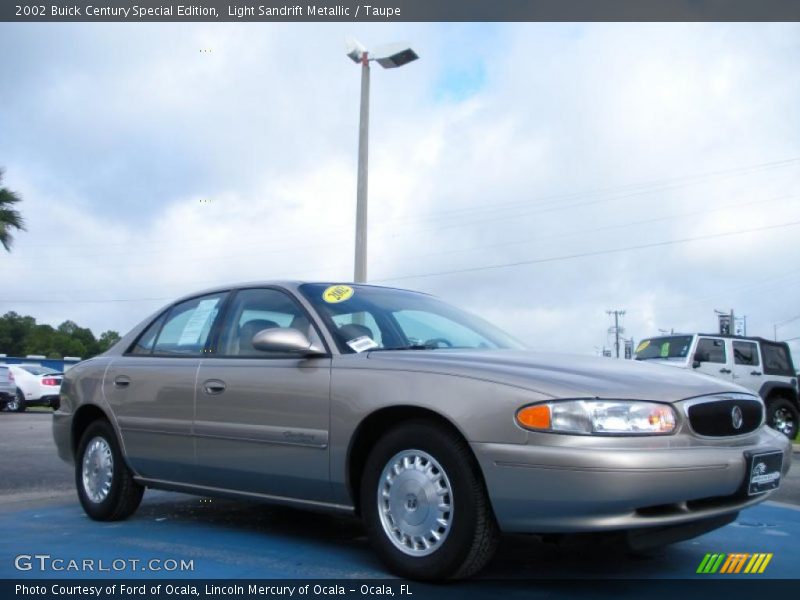 Light Sandrift Metallic / Taupe 2002 Buick Century Special Edition