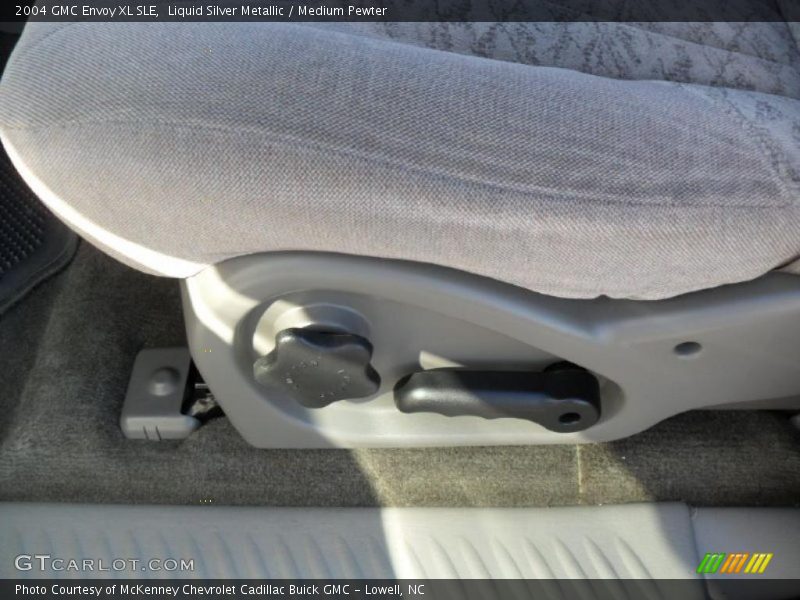 Liquid Silver Metallic / Medium Pewter 2004 GMC Envoy XL SLE
