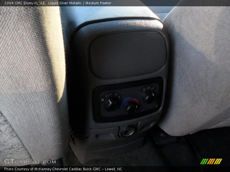 Liquid Silver Metallic / Medium Pewter 2004 GMC Envoy XL SLE