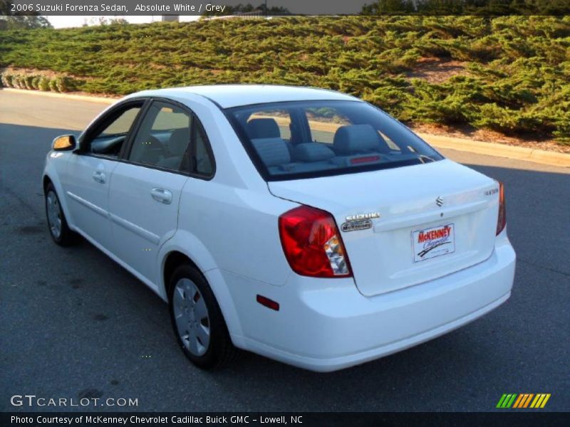 Absolute White / Grey 2006 Suzuki Forenza Sedan