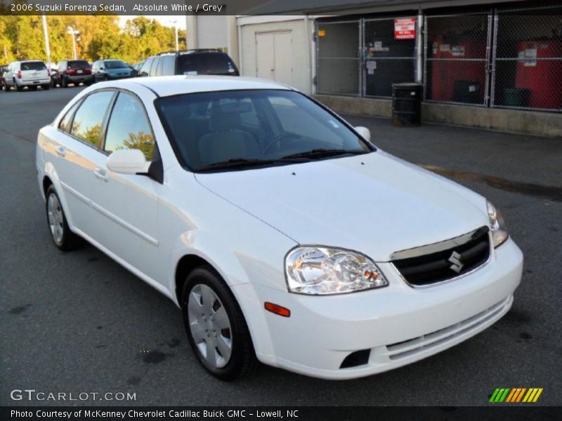 Absolute White / Grey 2006 Suzuki Forenza Sedan