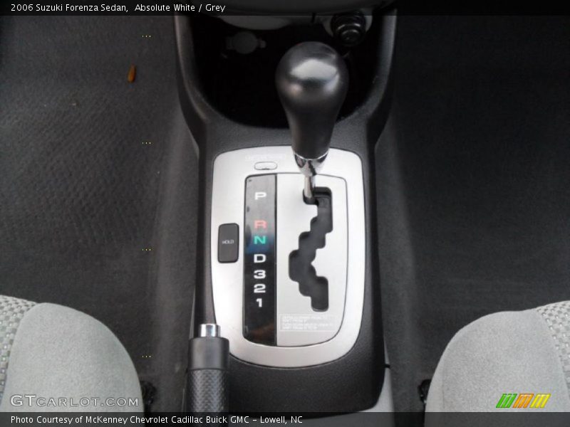 Absolute White / Grey 2006 Suzuki Forenza Sedan