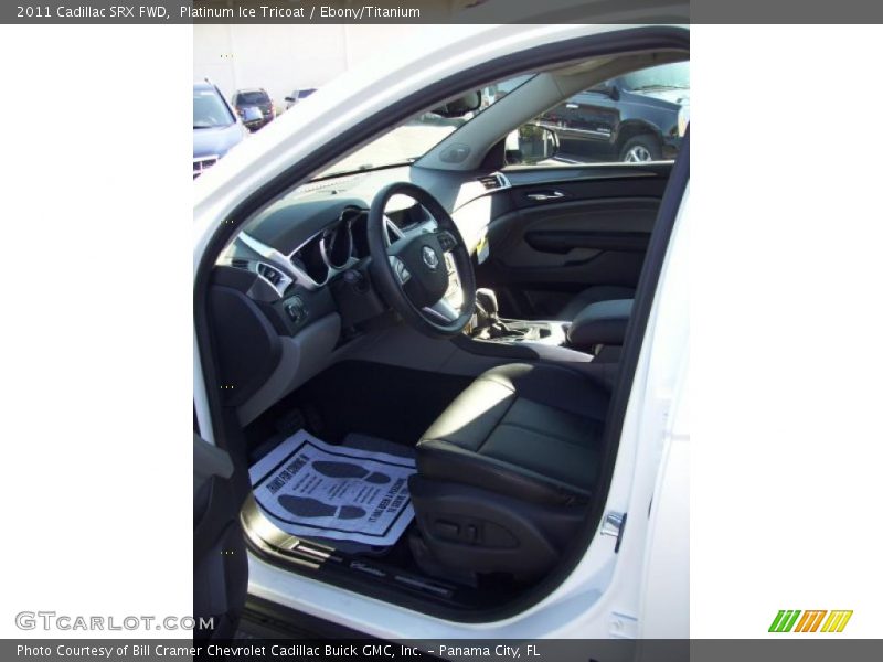 Platinum Ice Tricoat / Ebony/Titanium 2011 Cadillac SRX FWD