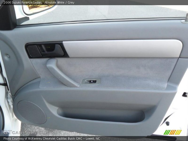 Absolute White / Grey 2006 Suzuki Forenza Sedan