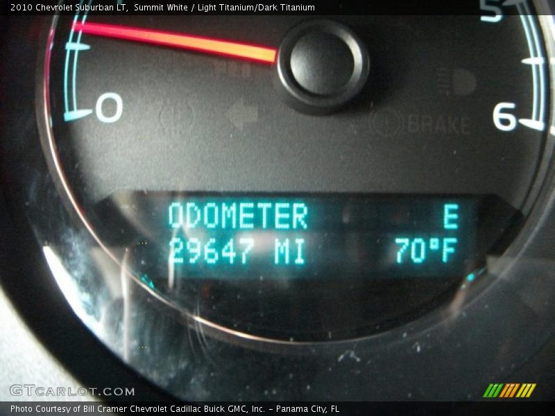 Summit White / Light Titanium/Dark Titanium 2010 Chevrolet Suburban LT