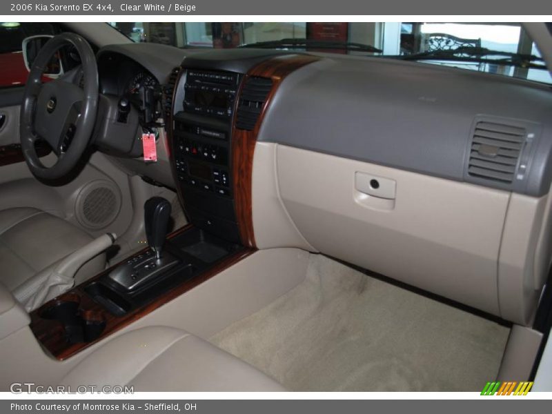 Clear White / Beige 2006 Kia Sorento EX 4x4